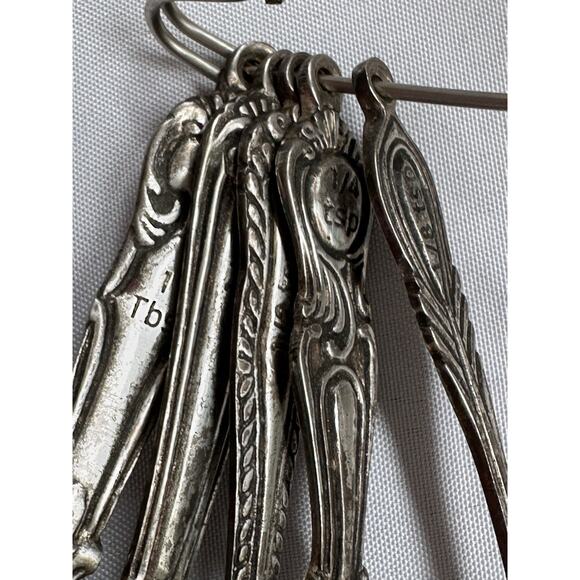 Anthropologie Vintage Silver Plated Measuring Spoons Set of 5 on Safety Pin - Picture 7 of 7